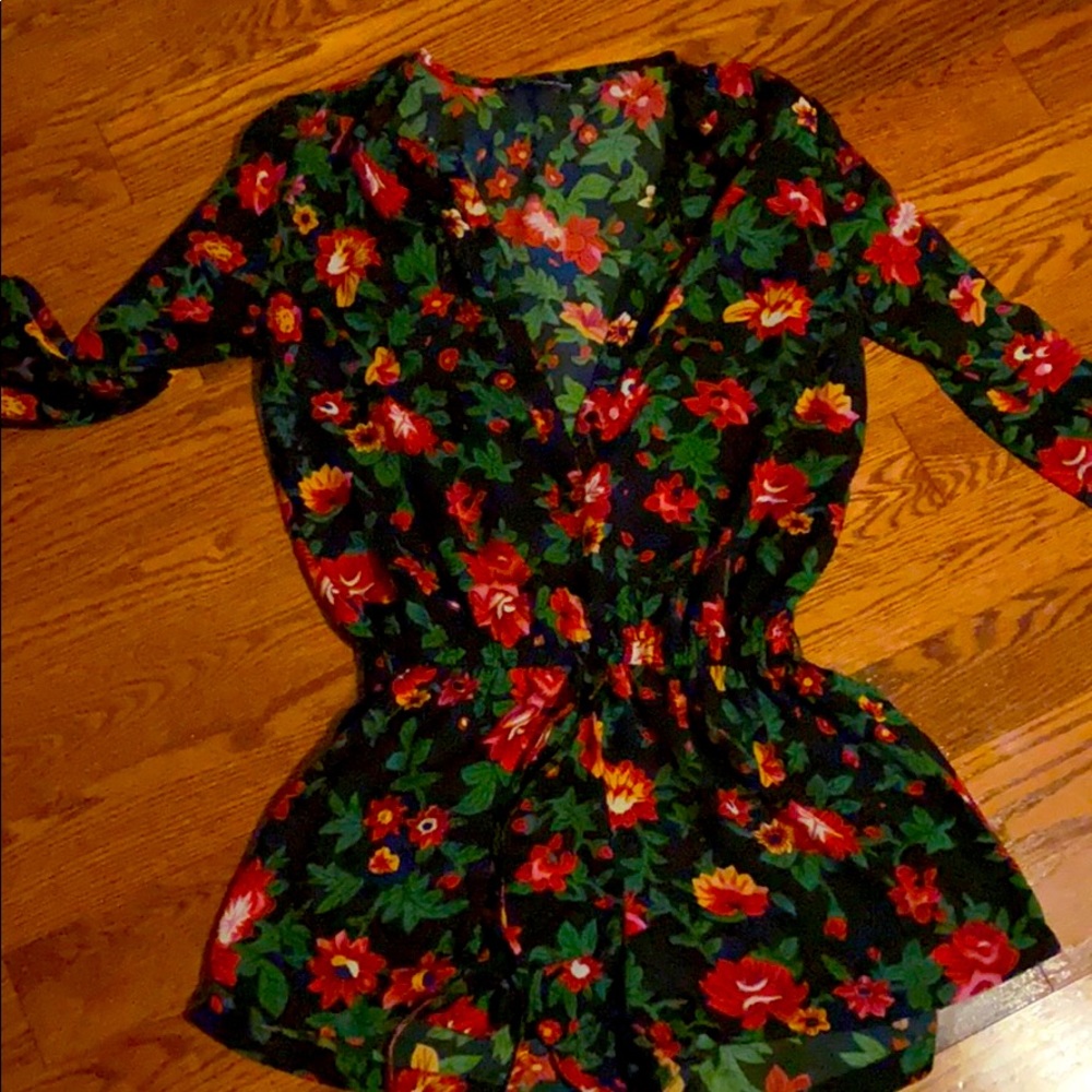 Short jump suit